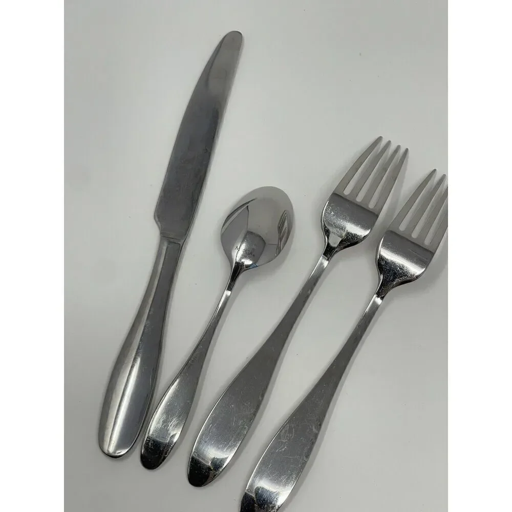 Mikasa HAMILTON Stainless Glossy 2 Forks 8.25” 1 Teaspoon 6.25” 1 Knife 9.5”